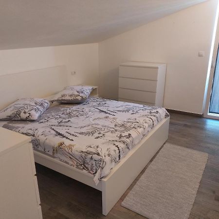 Apartmani Popovic Πόρετς Εξωτερικό φωτογραφία