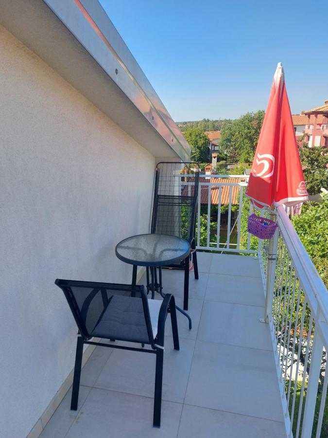Apartmani Popovic Πόρετς Εξωτερικό φωτογραφία