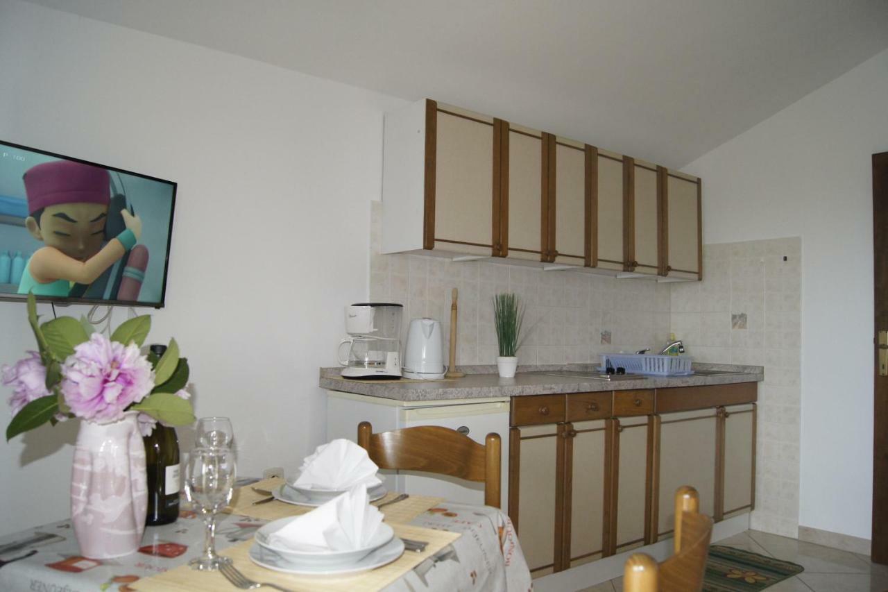 Apartmani Popovic Πόρετς Εξωτερικό φωτογραφία