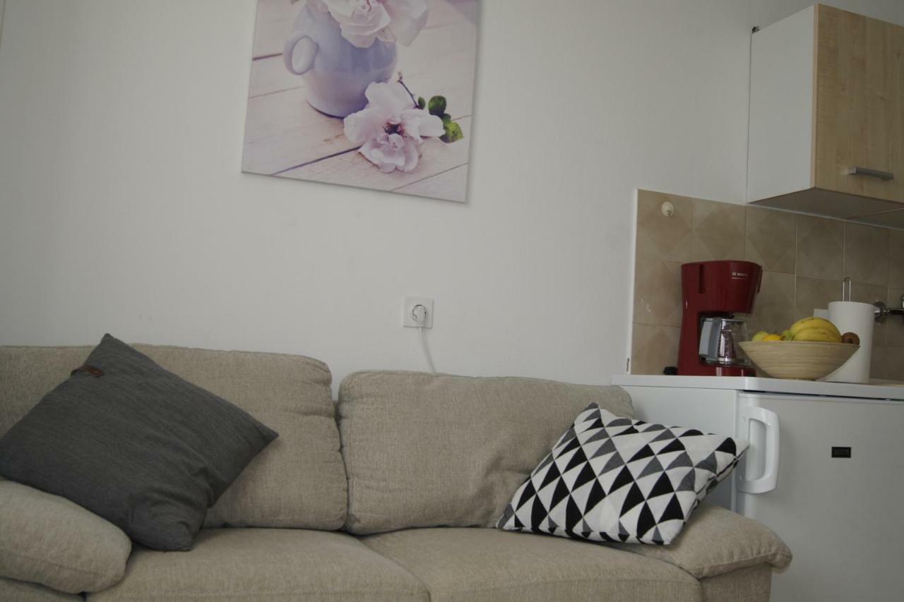 Apartmani Popovic Πόρετς Εξωτερικό φωτογραφία